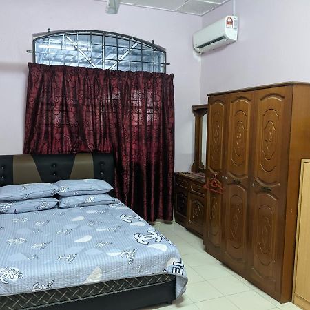 Aryani Homestay Kampong Kelemak Exterior foto