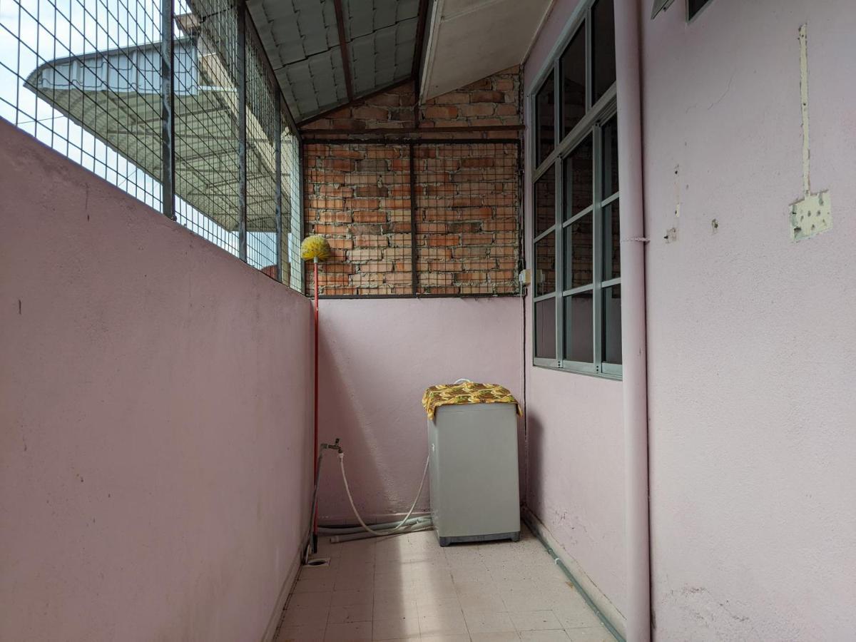 Aryani Homestay Kampong Kelemak Cameră foto